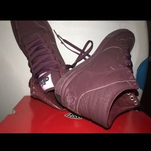 A Life Everybody High C Purple Potion Sz. 9.5